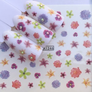 Decalcomanie ad acqua per nail art floreale: adesivi floreali primaverili ed estivi