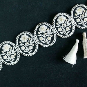 Black White Scallop Floral Trim,Black Floral Embroidered Cutwork Lace,Black Round Floral Saree Border,Indian Fabric Trim,Price/mtr,インド刺繍リボン