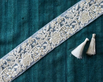 White Gold Floral Net Trim,Indian Fabric Embroidered Sequins Border,White Gold Lace,White on White Saree Border,Price/mtr,インド刺繍リボン