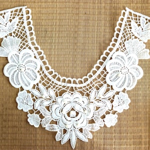 Parche de crochet con cuentas blancas para cuello, aplique vintage hecho a mano