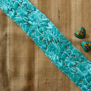 Blue Floral Self Embroidered Trim, Indian Fabric Saree Border, Blue Net Lace, インド刺繍リボン