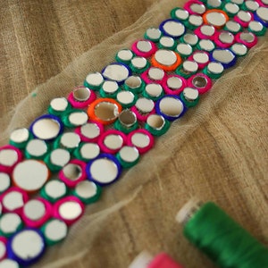カラフルなミラー刺繍トリム、手作りマルチカラーレインボーミラーレース、インド生地サリーボーダー、インド刺繍リボン 画像 6