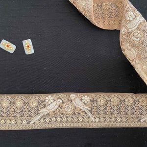 Gold Zari Papagei Gestickte Borte: Königliche Indische Stoffspitze, Designer Sariseorte