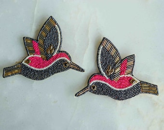Grijs roze vogel kralen patch, handgemaakte geborduurde appliqué, grijze kolibrie patch, kostuum denim patch, appliqué opnaaien, DIY-patch