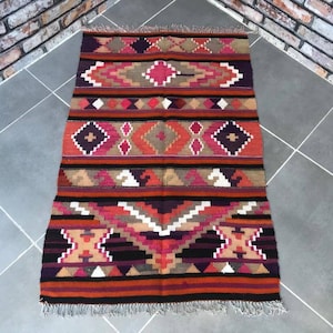 Mały tęczowy dywanik, 3&#39;8x2&#39;5 stóp, dywan aztecki, marokański dywanik, dywan boho eklektyczny, dywan vintage, dywanik na drzwi, bohamian dywanik na drzwi, dywaniki