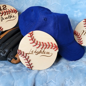 Cartes jalons personnalisées en bois 3D pour bébé de baseball