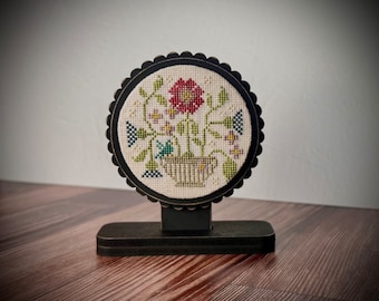 THE SCALLOPED STAND -  Cross Stitch, Embroidery, and Needlework Finishing Frame | Board