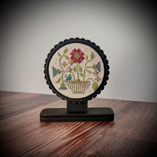 CIRCULAR SCALLOPED STAND -  Cross Stitch, Embroidery, and Needlework Finishing Frame | Board
