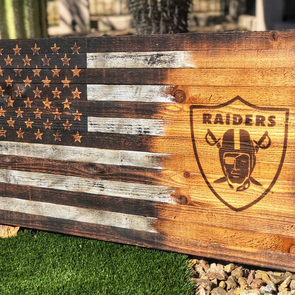 Las Vegas Raiders Football Team Wooden Flag, Man Cave Decor, American Sports Present