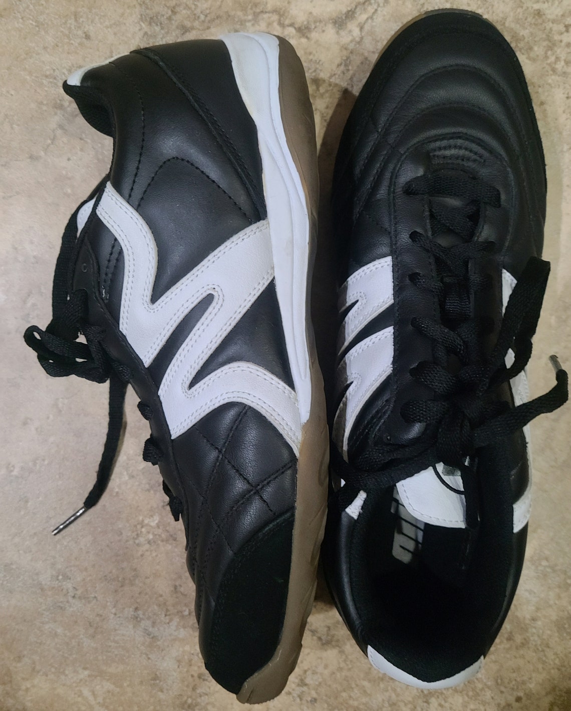 indoor soccer shoes size 11