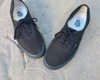black vans black laces