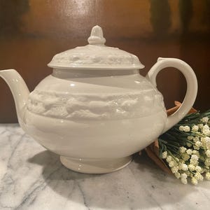 Creamy White Vintage English Ironstone Teapot w/ Raised Design / Made by Adams in England / 4 Cup Capacity / Nice Condition