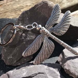 Libelle Schlüsselanhänger, Einweihungsgeschenk, neues Zuhause Geschenk, Libelle Schlüsselanhänger, Libelle Geschenk, unisex Schlüsselanhänger