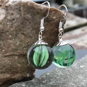 Retro Green Marble Earrings: Silver Plated Cats Eye Jewelry