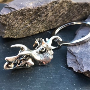 Triceratops Skull Keyring: Detachable Dinosaur Charm
