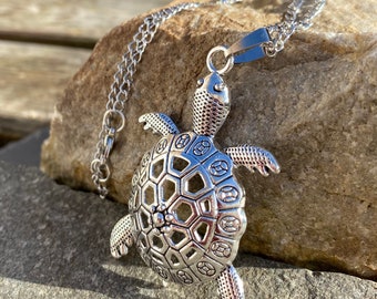 Women New Fashion Turtle Pendant Necklace Vintage Cute Sweater Chain Necklace CA Women New Fashion Turtle Pendant Necklace Vintage Cute Sweater Chain Necklace CA