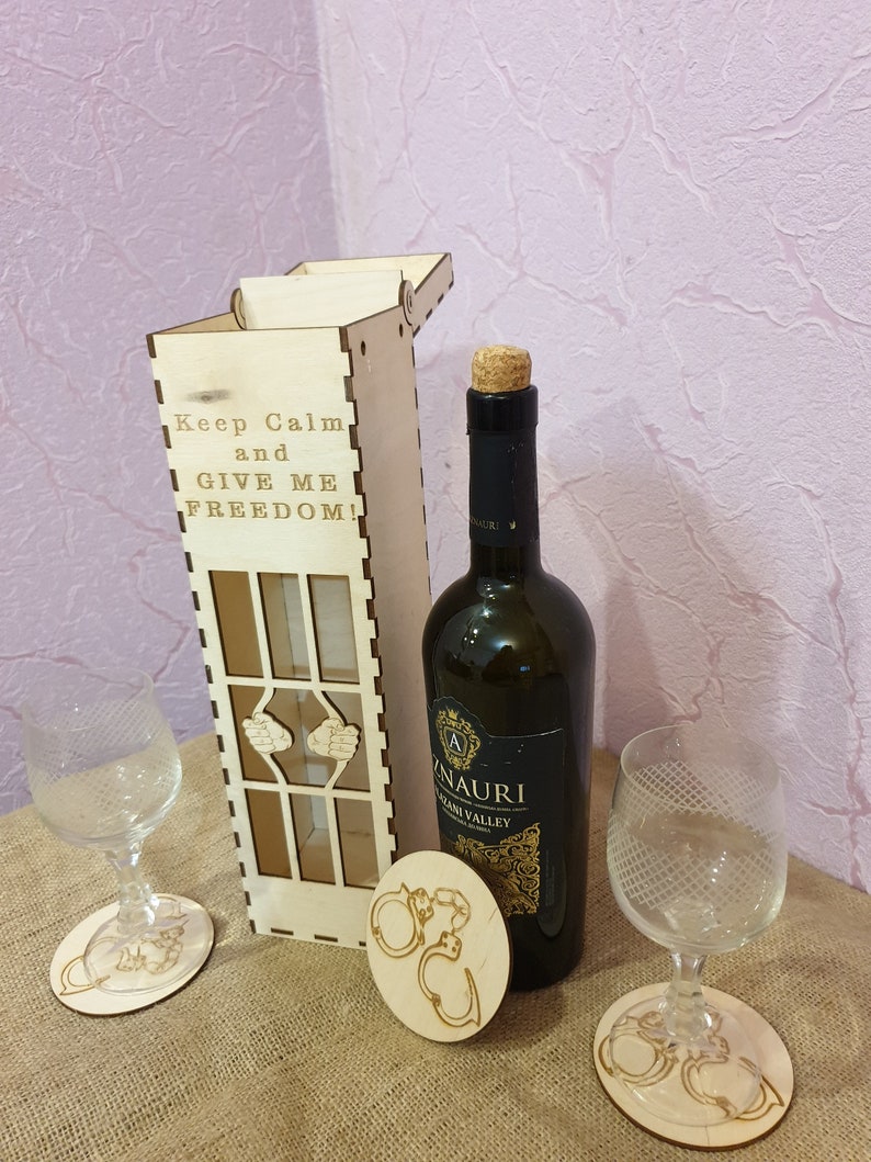 Wine box gift cup holder. Laser cut files SVG, DXF, CDR vector plans. jailed wine box 3mm Box Wine Box Digital File. Immediate Download zdjęcie 1