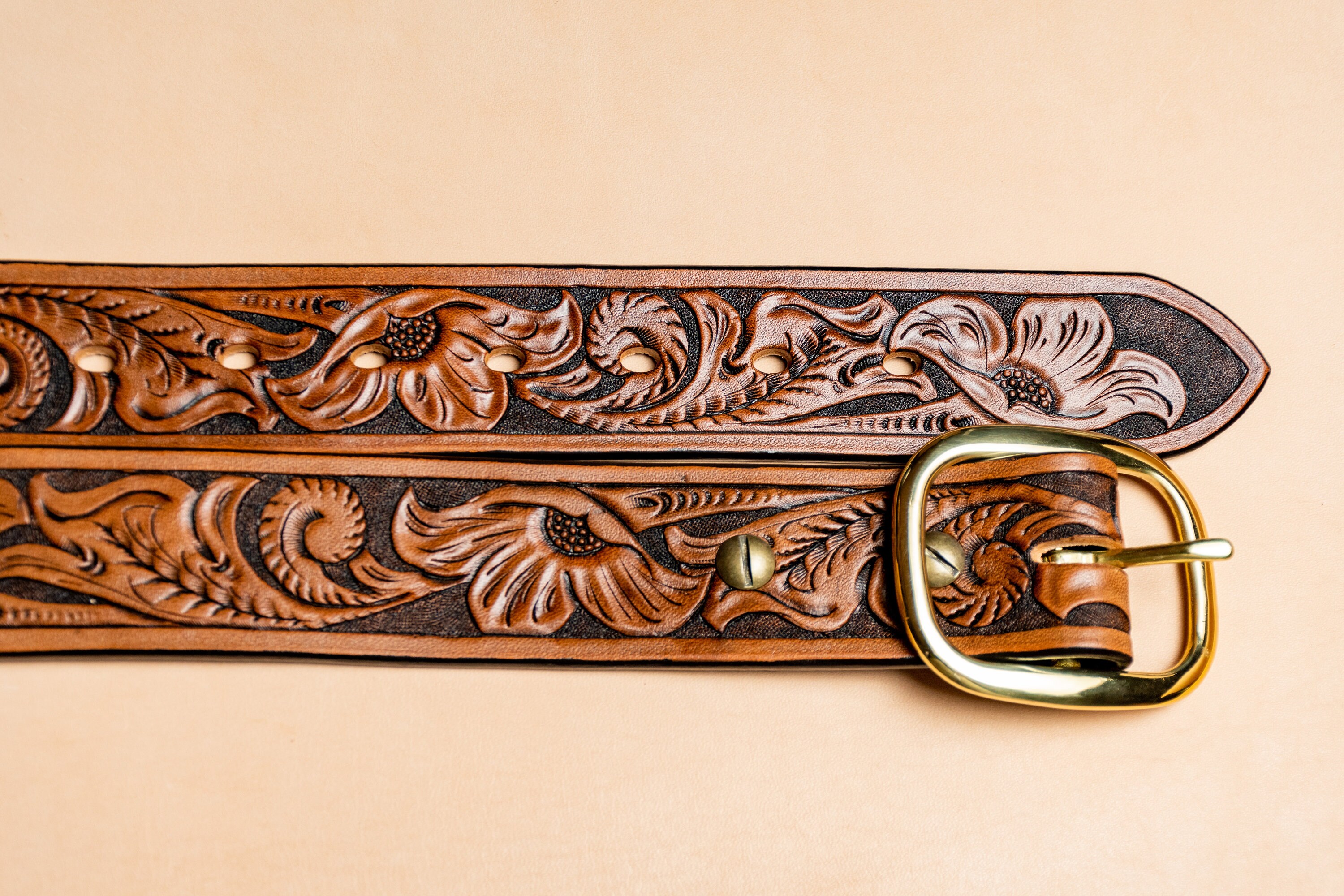 Genuine cowhide Textan personalized belt ! Lisa hand tooled size 32 Custom Leather Belt | Beautiful Hand Tooled Leather  main image 3