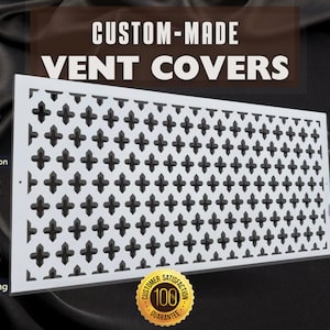 以下が含まれることがあります： 黒い十字の繰り返しパターンが施された白い金属製の通気口カバー。通気口カバーはカスタムメイドで、100％のカスタマイズ、カスタムデザイン、迅速な製作が可能です。画像には「CUSTOM-MADE VENT COVERS」というテキストも含まれています。
