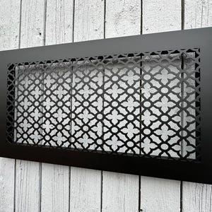 Pannelli di ventilazione con struttura in metallo artigianale - Griglie HVAC con flangia posteriore in metallo su misura - Schermi di ventilazione con montaggio posteriore in metallo unici