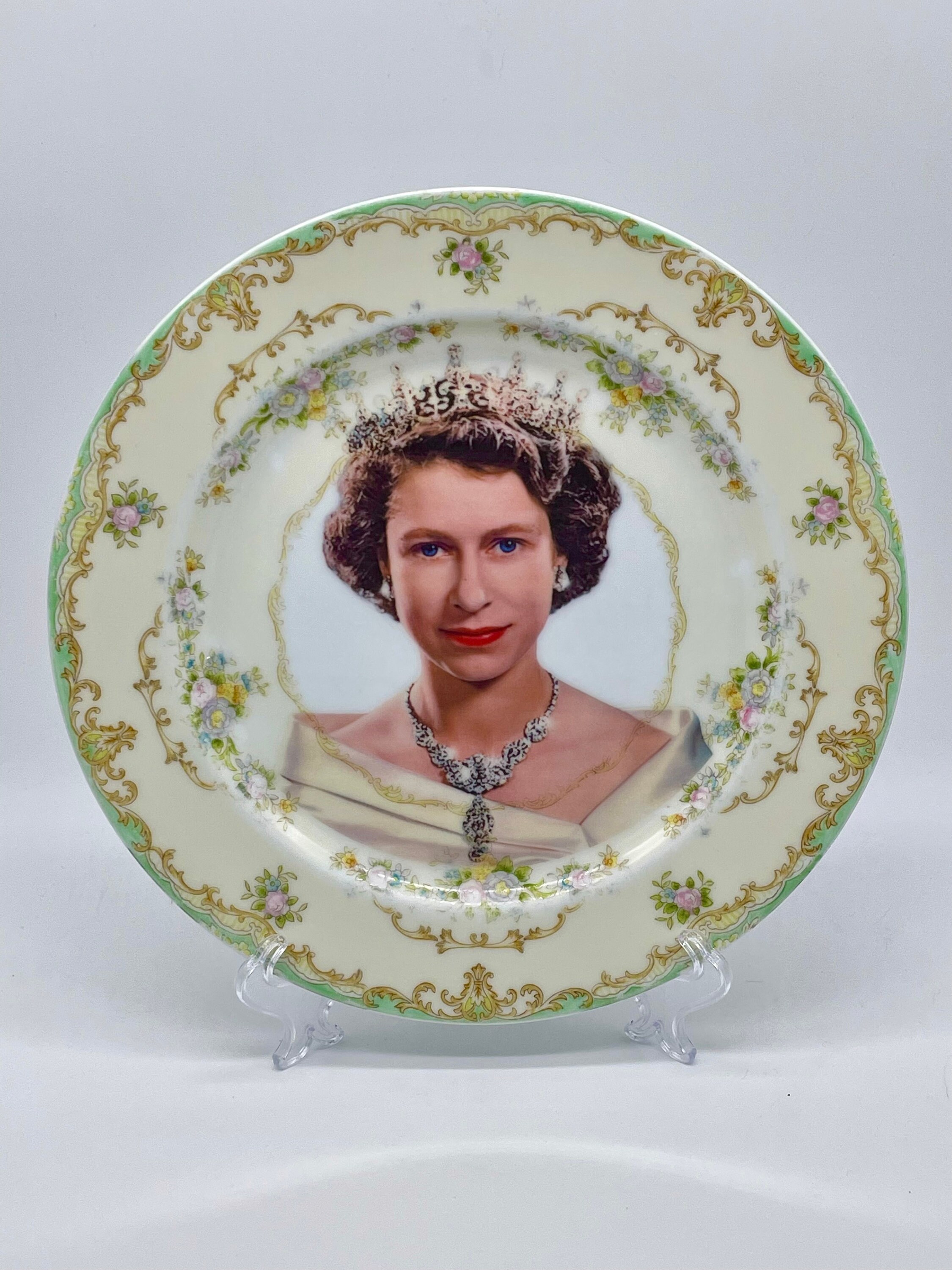 Queen Elizabeth II RePurposed Vintage Platter agrohort.ipb.ac.id