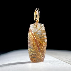 Wisiorek z miedzianego rutylu Wisiorek z miedzianego rutylu z kwarcem Kamień szlachetny rutylowy Rzadki minerał Biżuteria minimalistyczna Prezent dla niej Urodziny najlepszej przyjaciółki