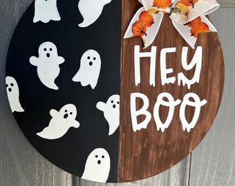 Farmhouse "HEY BOO" Ghost welcome Wooden Circle Door Sign with adorable pumpkin bow!