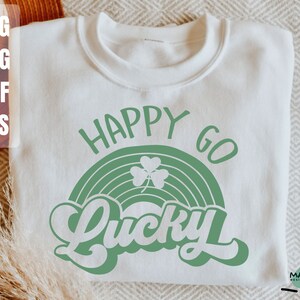 Happy Go Lucky SVG、聖パトリックの日 SVG、シャムロック SVG、ラッキーバイブス SVG、聖パトリックシャツ SVG、Cricut 用カットファイル、デジタルダウンロード