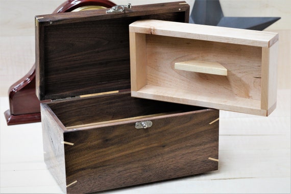 Walnut keepsake box, jewel box