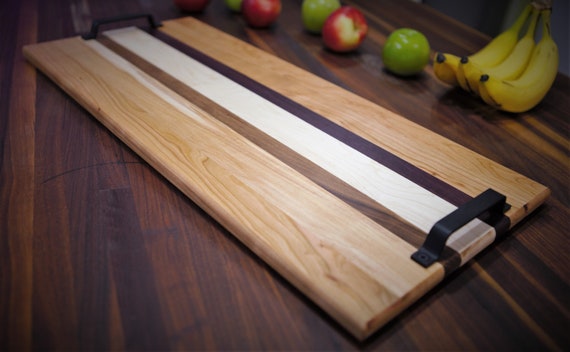 chacutteire board large, hardwood with handles