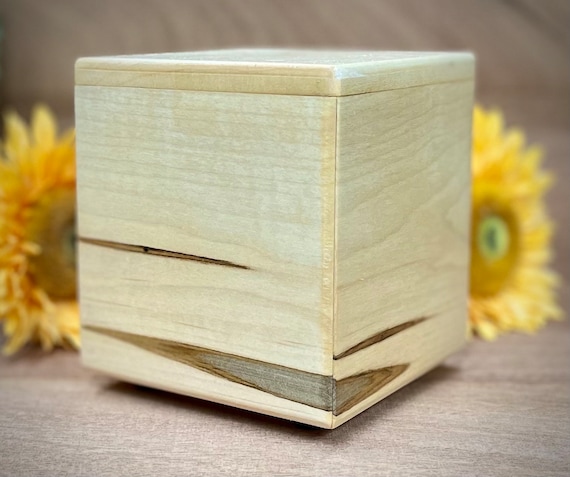 Pet urn, small to medium ambrosia maple