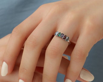 Family Birthstone Rings, Christmas Jewelry Gift, Custom Birthstone Ring for Mom, Silver Personalized Dainty Ring, Personalized Jewelry -DR01