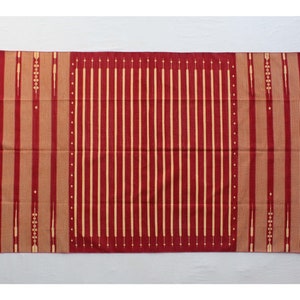 Handgewebter traditioneller Teppich in mehreren Größen - Roter Und Goldgelber Handgewebter Geometrischer Hochwertiger Baumwollflachgewebeteppich