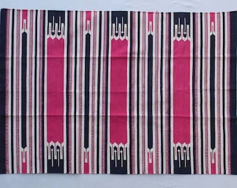 Alfombra hecha a mano en varios tamaños, rosa, blanca y azul. Tejido plano de algodón de alta calidad.