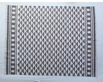 Multiple Sizes Grey And White Handmade Rug- Hand Woven High Quality Cotton Flatweave Rug