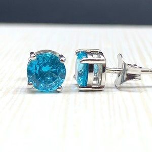 Top Quality Blue Apatite Stud Earrings in Sterling Silver, Apatite Stud Earring, Handmade Earrings, Healing Crystal, Apatite Stud