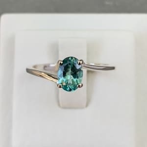Natural Lagoon Apatite Silver Ring, Christmas Day, Faceted Green Blue Apatite, Dainty Ring, Bypass Shank, Minimalist look, Healing Crystal