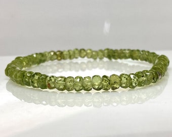 Natural Peridot Crystal Adjustable Bracelet, Stretch Bracelet, Healing Gemstone, August Birthstone, Top Quality Peridot