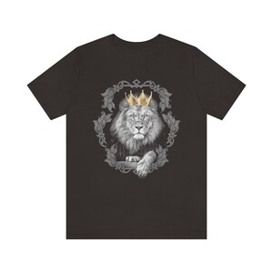 Löwe König T-Shirt, Krone Shirt, König Shirt für ihn, schwarz-weißer Löwe mit Krone Shirt Brown