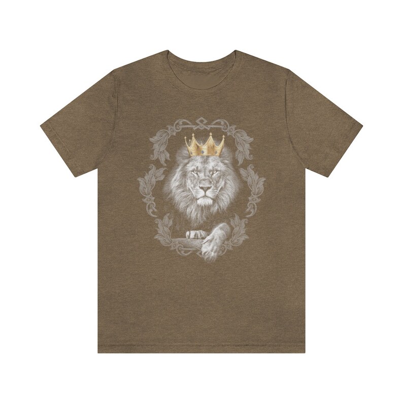 Löwe König T-Shirt, Krone Shirt, König Shirt für ihn, schwarz-weißer Löwe mit Krone Shirt Heather Olive