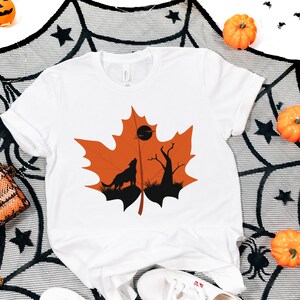 Wolf Maple Leaf shirt, Howling At The Moon shirt, Halloween shirt, Fall shirt, wolf shirt, Unisex Shirt, Gift