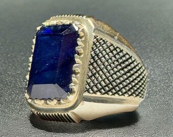 Anillo de zafiro azul natural para hombre, zafiro de Cachemira azul oscuro con corte esmeralda, piedra Neelam, hecho a mano en plata de ley 925, piedra de nacimiento de septiembre.