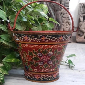 Classic Rustic Metal Bucket/Indian Floral Painted Bucket With Handle/Old-Fashioned Metal Water Bucket/Farmhouse Style Decoration/Home Decor