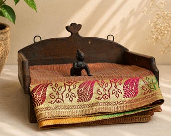 Oude houten Krishna Jhula, Bal Gopal wieg, traditioneel Indiaas Pooja decor