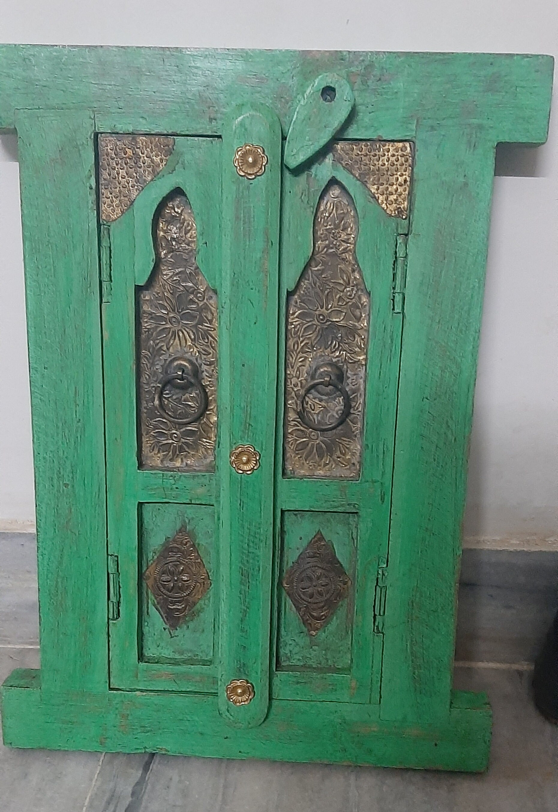 Holz Wandbehang grün Fenster/Hand geschnitzt Messing Fitting | Etsy