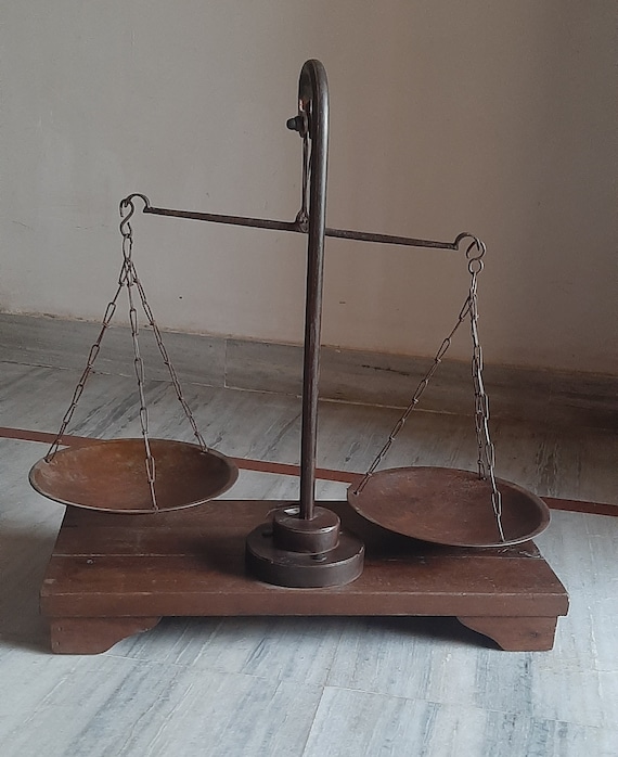 Old Indian Weight Balance Scale/antique Weighing Scale Balance/iron Metal  Kitchen Measuring Scale/iron Tarazu on Wooden Stand/home Decor -  Israel