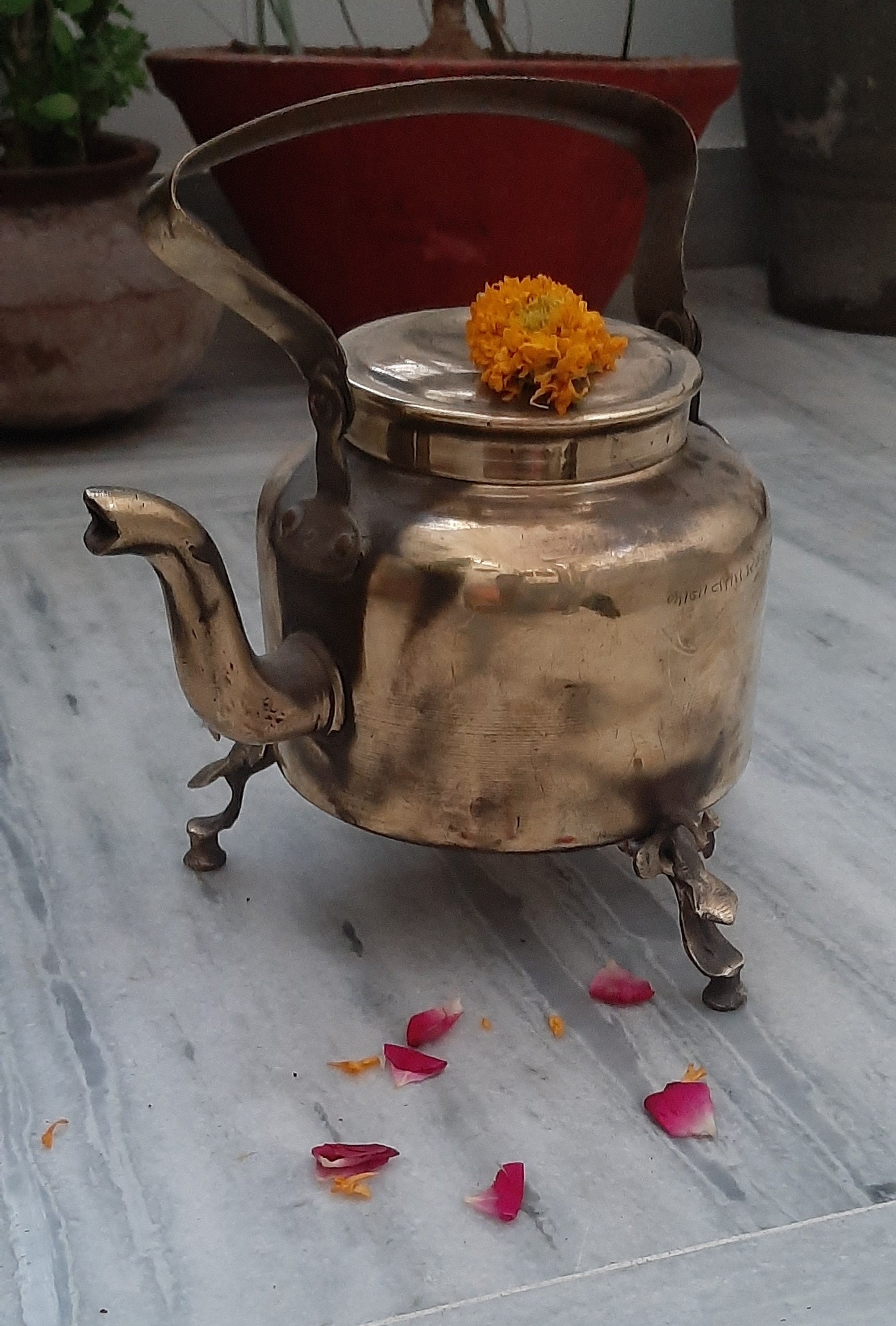 Kaushalam Traditional Indian Tea Kettle Cutting Chai Kettle Gift For  Housewarming Diwali Wedding Birthday, 750 ml