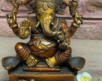 ヴィンテージの小さなブロンズ製ガネーシャ像：インドの家庭寺院の装飾