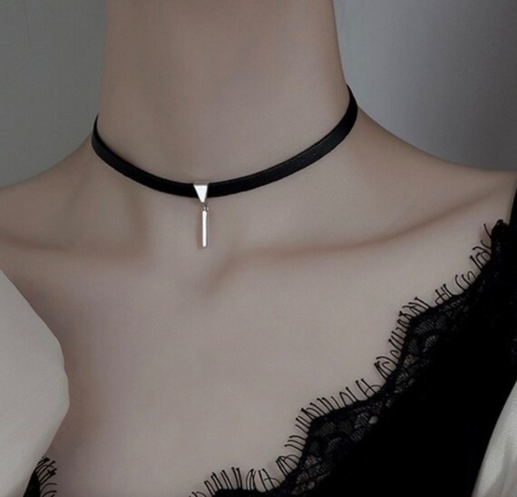 Costume jewellery shop chokers