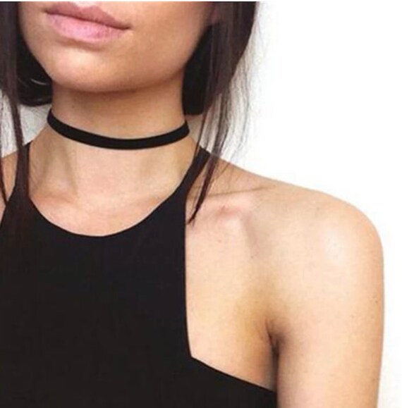 Thin velvet choker Clearance